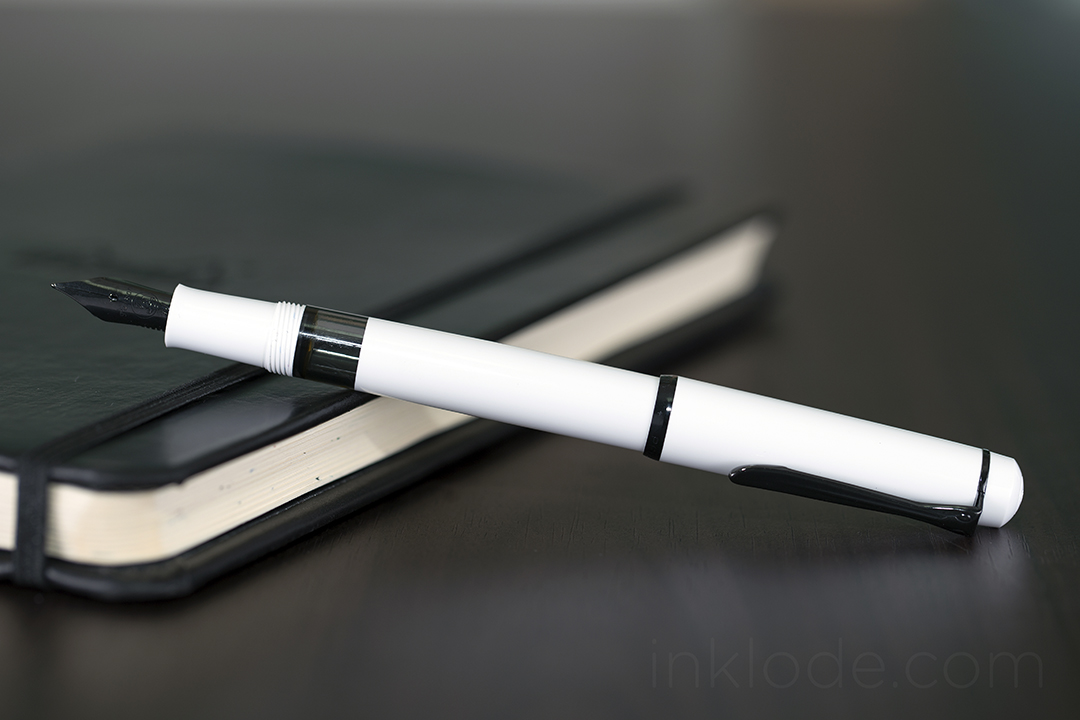 Pelikan M100 White